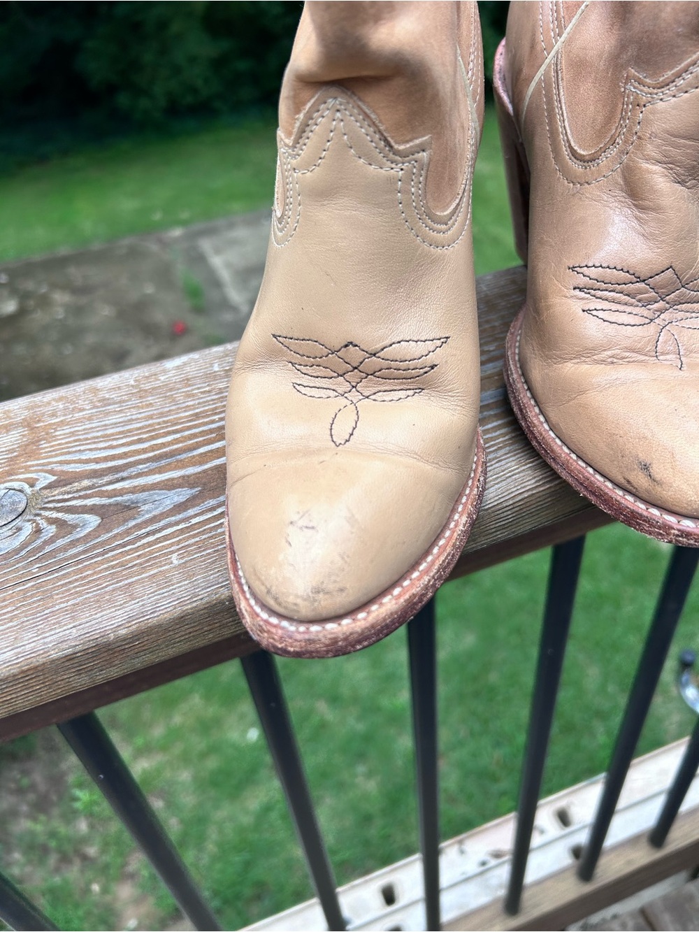 Vintage Acme USA Tan Two Tone Leather Western Cowboy Boots Women’s 7M - Picture 3 of 8